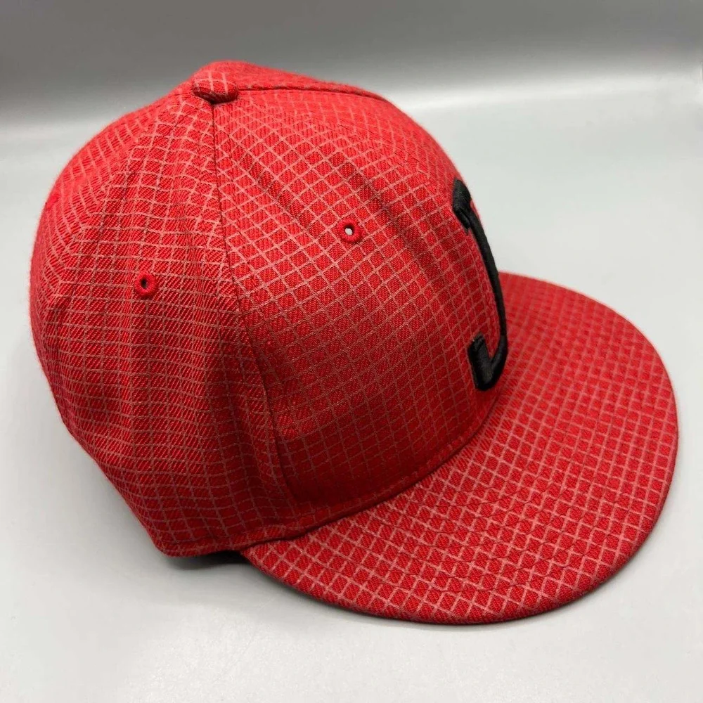 Air Jordan True Flight Hat Men 7 1/4 Red‎ Embroidered Logo Jumpman Fitted Cap